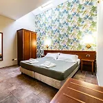 Hotell Malia *