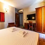Hotell Malia *